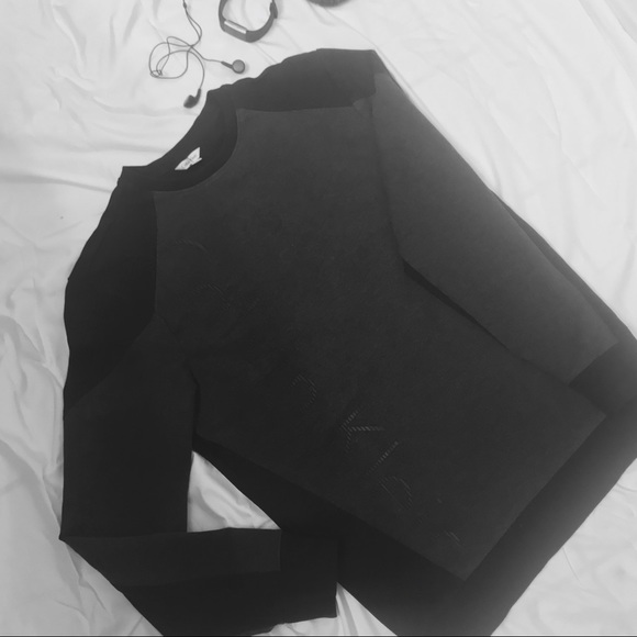 💥Sold💥Calvin Klein, Chic Men’s graphic pullover! - Picture 2 of 4